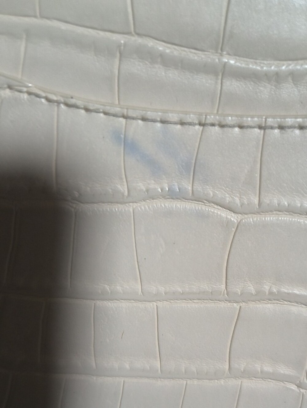 White Croc-Embossed Saddle Crossbody Bag - Picture 3 of 4